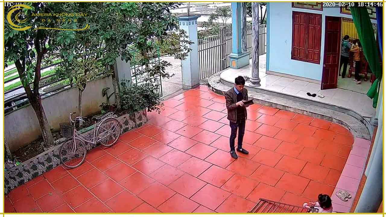 camera-wifi-an-ninh-yoosee-q46-pro-2-mat-ngoai-troi-xoay-360-2