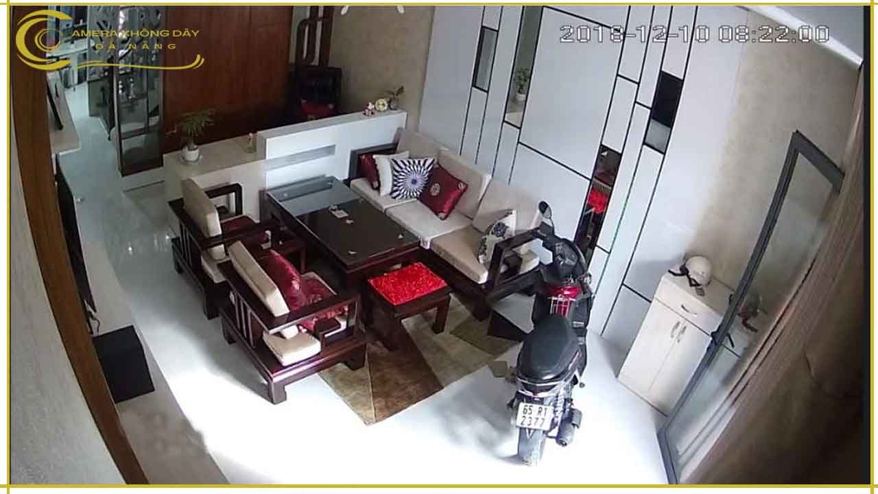 camera-wifi-an-ninh-imou-ipc-t42ep-trong-nha-gan-tran-2
