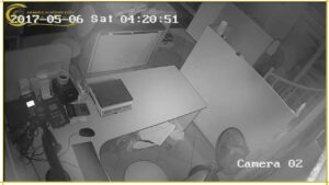 camera-wifi-co-that-su-chong-trom-khong