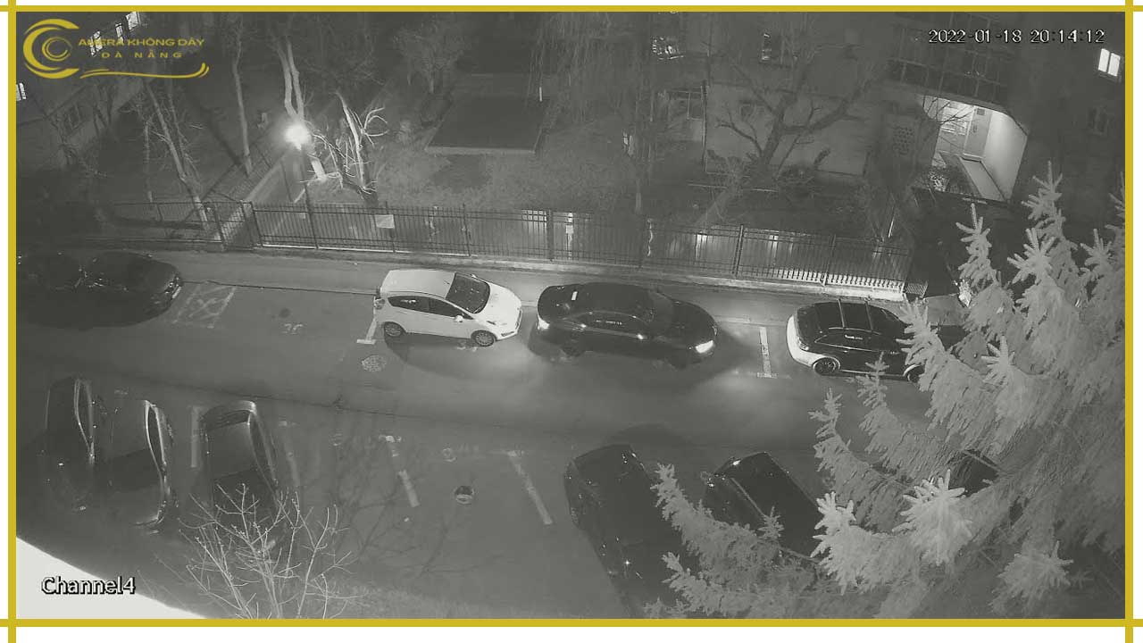 camera-wifi-an-ninh-yoosee-3-mat-3-man-hinh-ngoai-troi-2