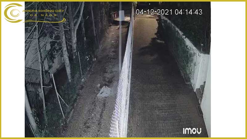 imou-ipc-s7dp-5m0wez-va-cach-su-dung-khi-co-dieu-kien-anh-sang-yeu-2