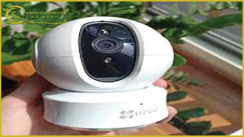 lap-dat-camera-ezviz-c6n-trong-khuon-vien-san-vuon-4