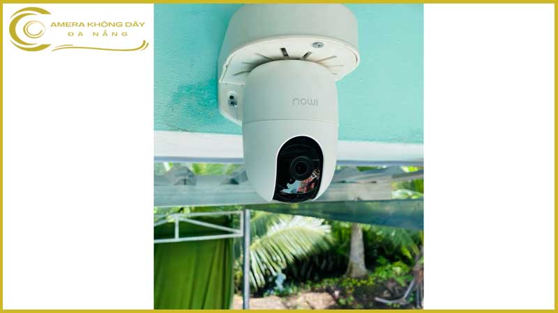 lap-dat-camera-imou-a32-trong-khuon-vien-san-vuon-1