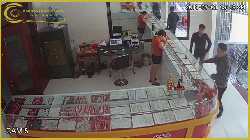 su-dung-camera-imou-a32-de-giam-sat-nguoi-giup-viec-2