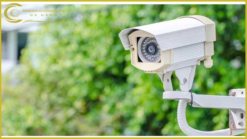 camera-co-quay-xuyen-qua-kinh-duoc-hay-khong-2