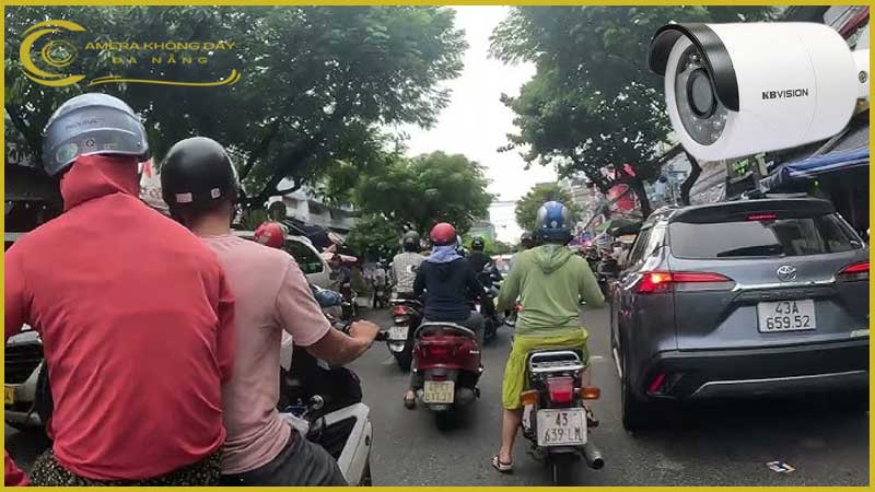 lap-dat-camera-giam-sat-an-ninh-tai-duong-ong-ich-khiem-2