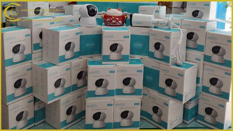 camera-wifi-an-ninh-uniarch-uho-s2e-trong-nha-2mp-xoay-360-3